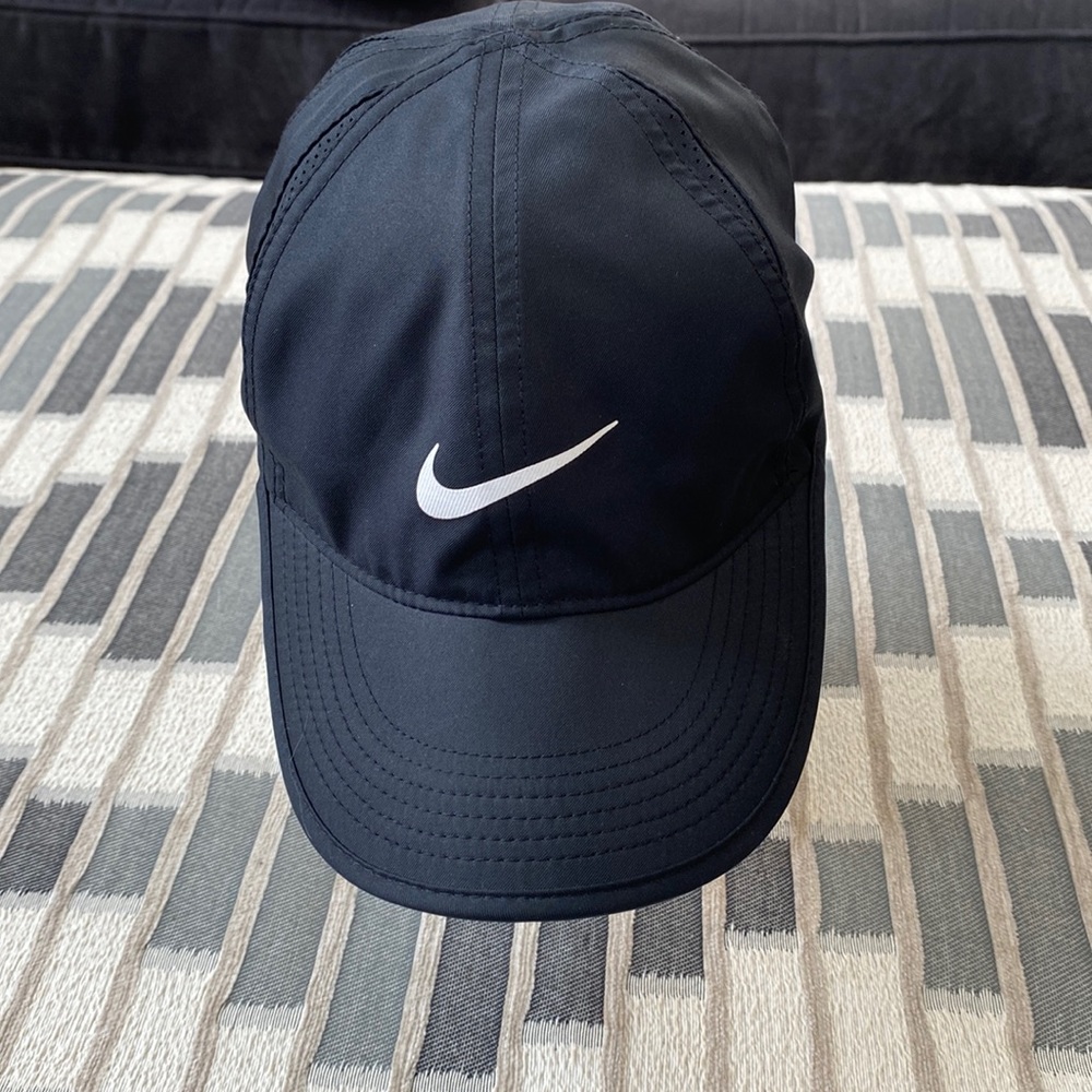Nike, black